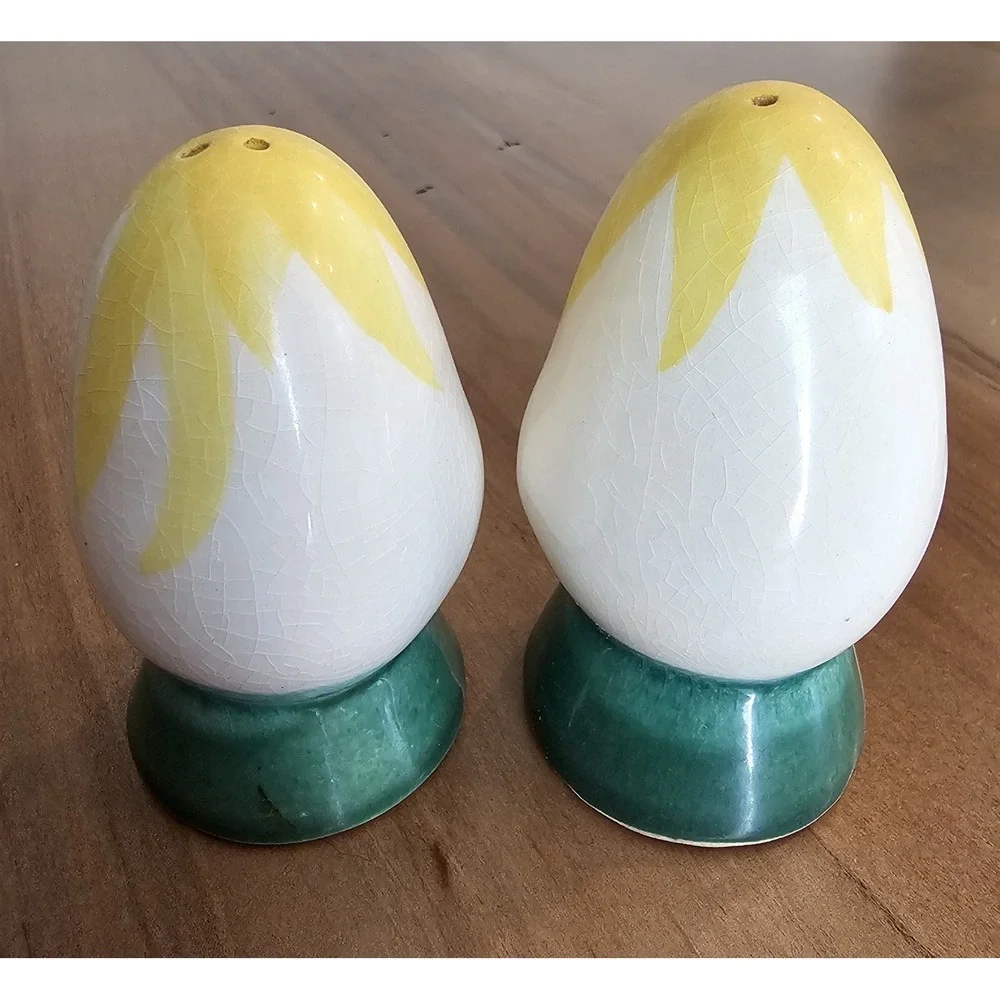Vintage Anthropomorphic Ceramic‎ Egg Shaped Salt & Pepper Shakers